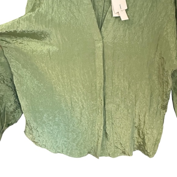 VINCE Green Crinkle Long Sleeve Satin Blouse Size Large NWT - Picture 6 of 8